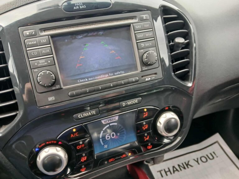 2013 NISSAN JUKE SL
