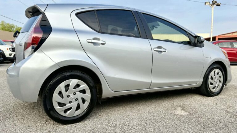 2016 TOYOTA PRIUS C