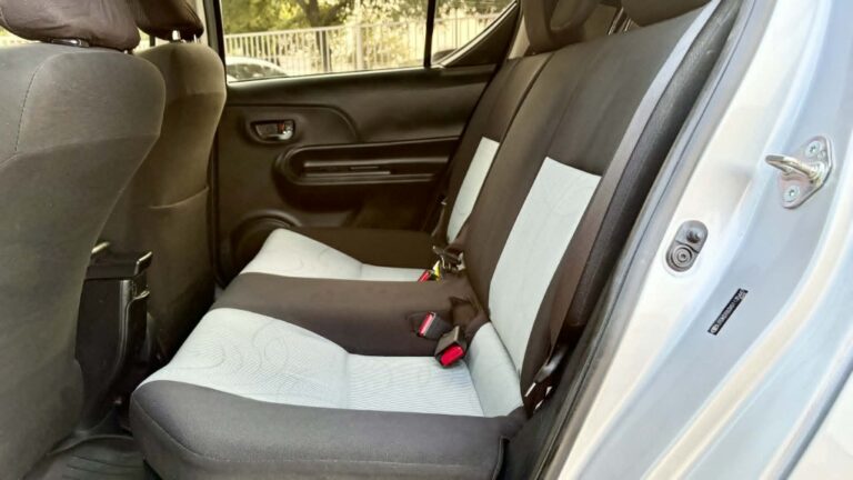 2016 TOYOTA PRIUS C