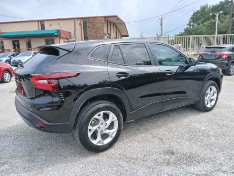 2025 CHEVROLET TRAX LS