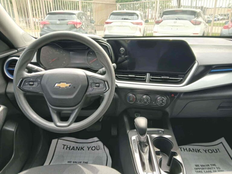 2025 CHEVROLET TRAX LS