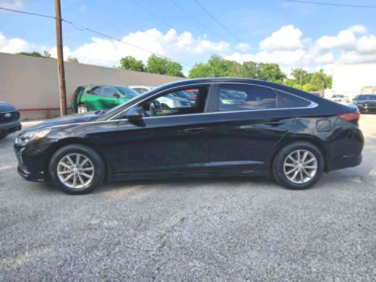 2019 HYUNDAI SONATA SE