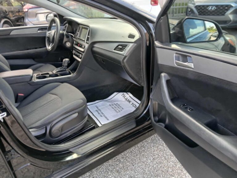 2019 HYUNDAI SONATA SE