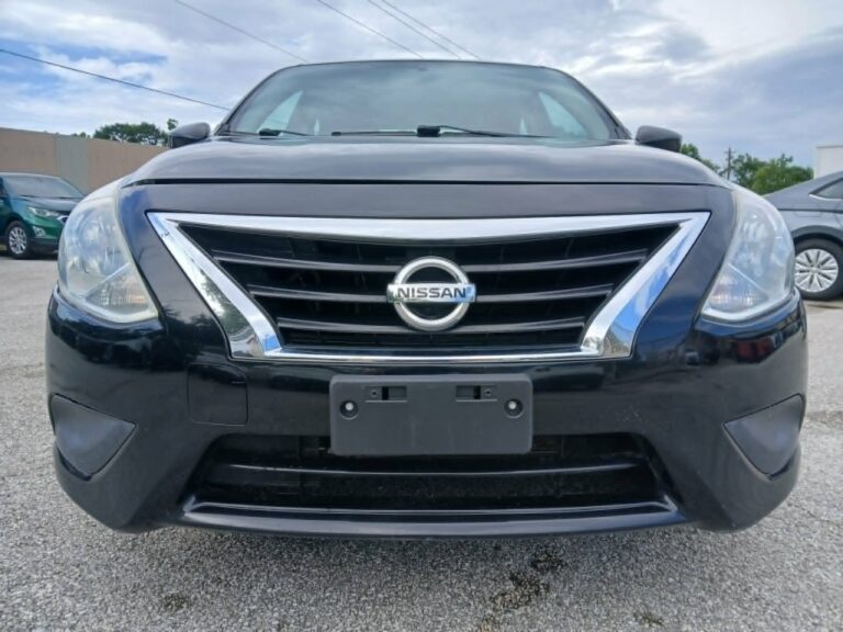 2019 NISSAN VERSA S