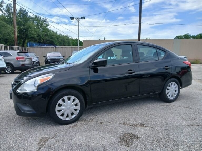 2019 NISSAN VERSA S