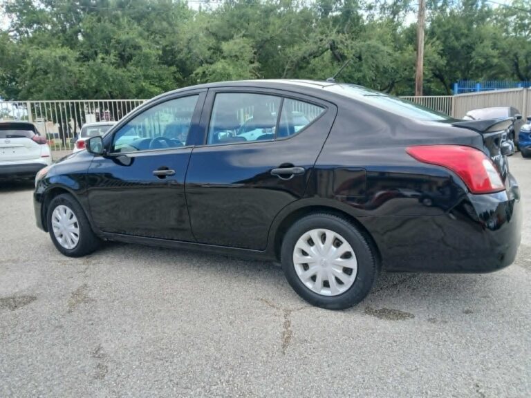 2019 NISSAN VERSA S