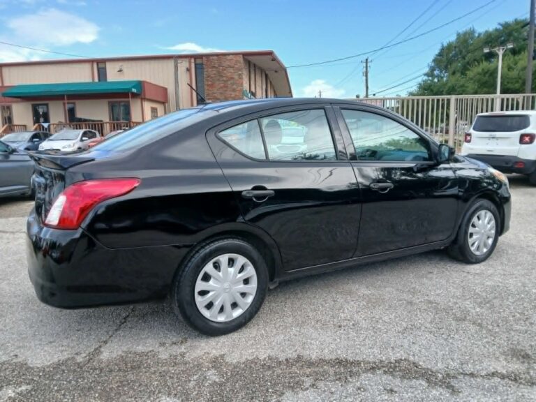 2019 NISSAN VERSA S