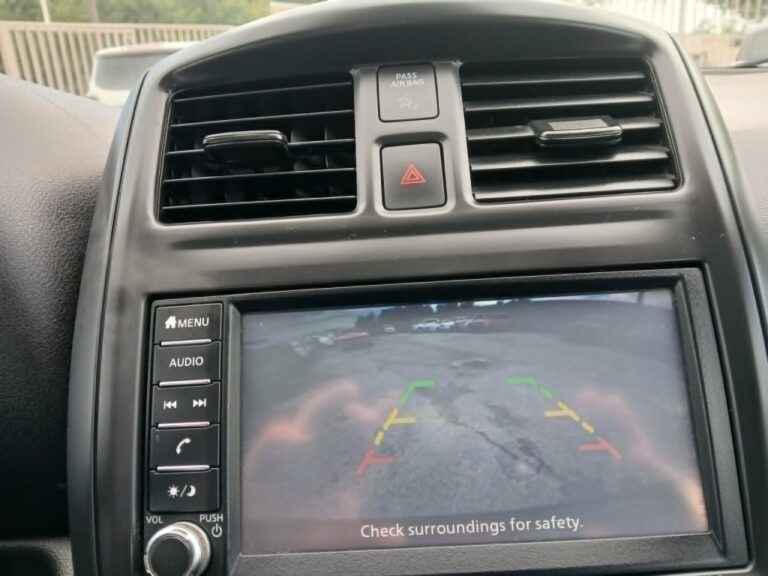2019 NISSAN VERSA S