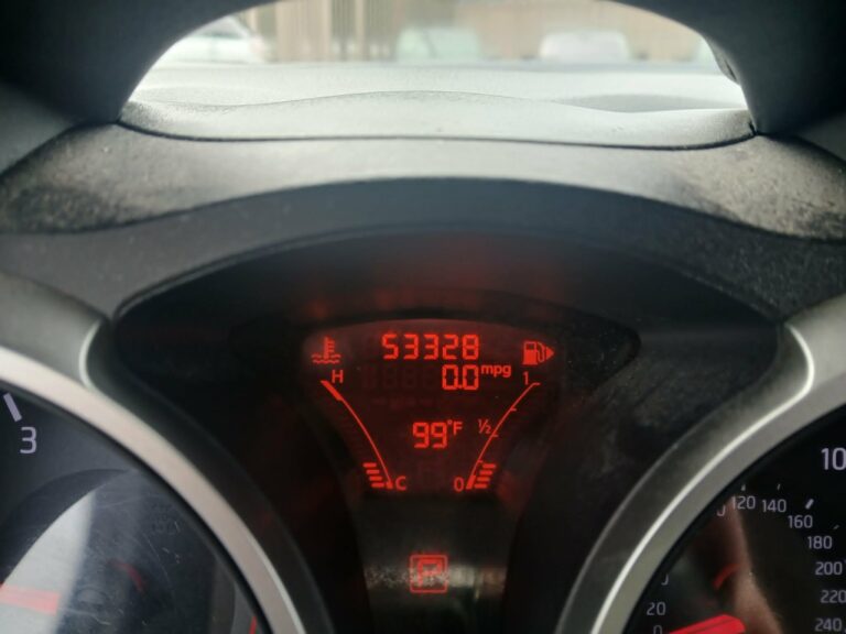 2015 NISSAN JUKE SL