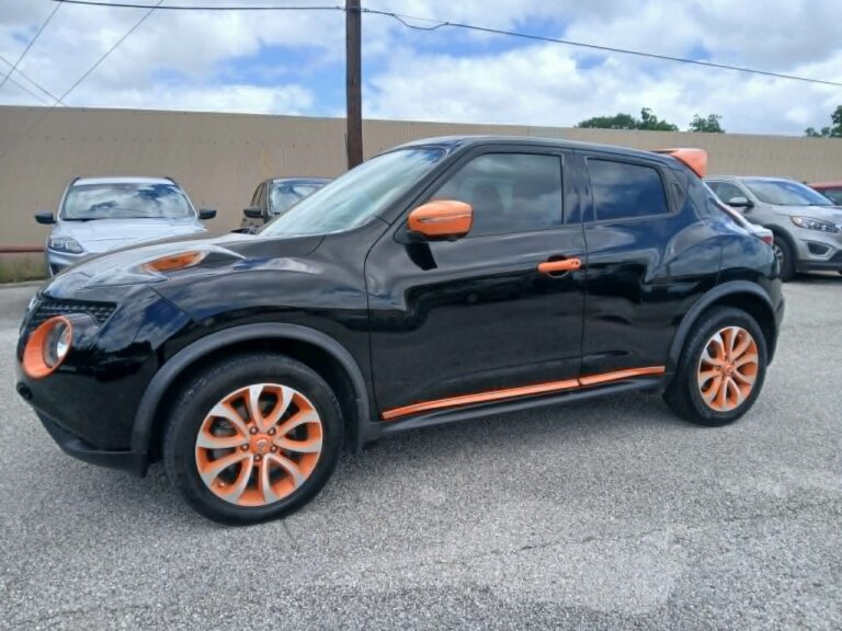 2017 NISSAN JUKE SL