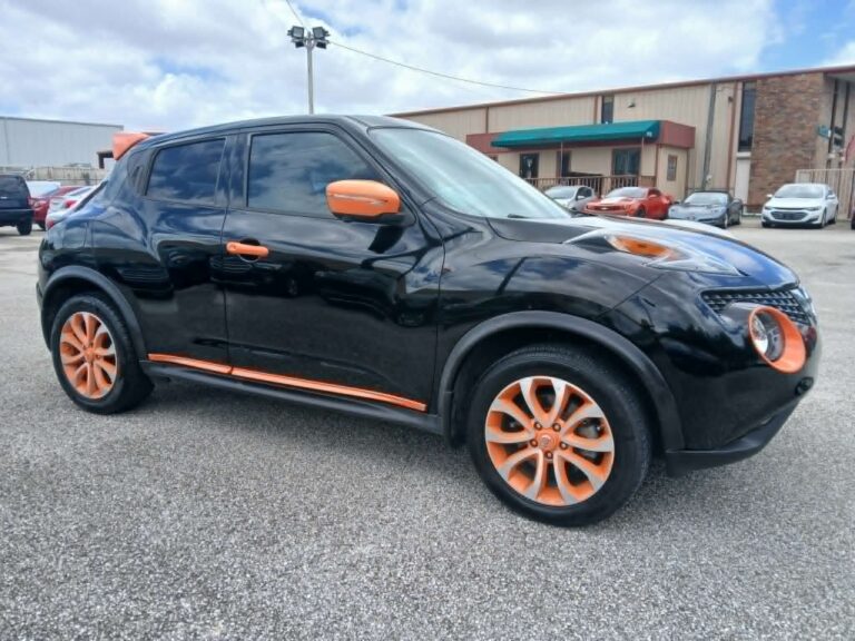 2017 NISSAN JUKE SL