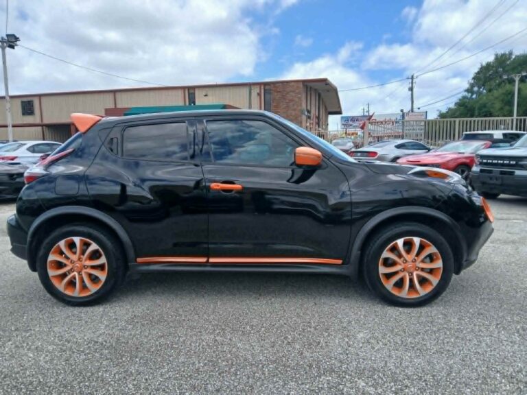 2017 NISSAN JUKE SL