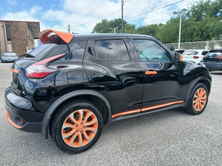 2017 NISSAN JUKE SL