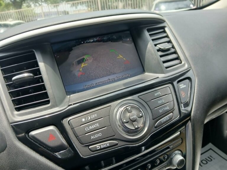 2018 NISSAN PATHFINDER S
