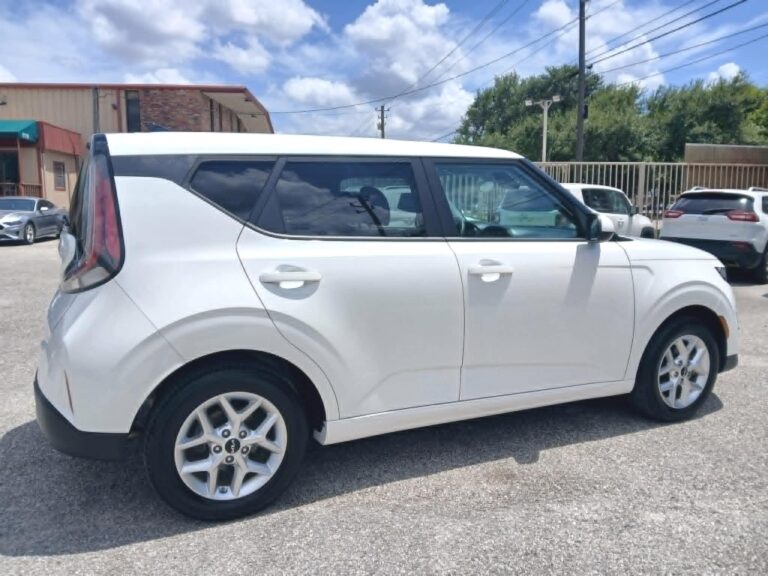 2024 KIA SOUL LX