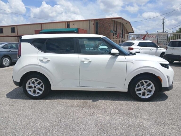 2024 KIA SOUL LX