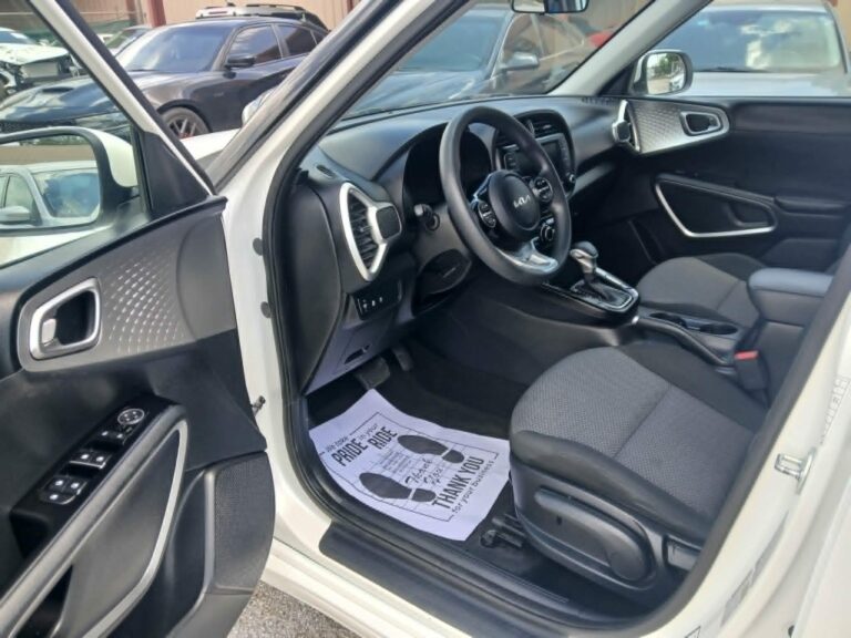 2024 KIA SOUL LX