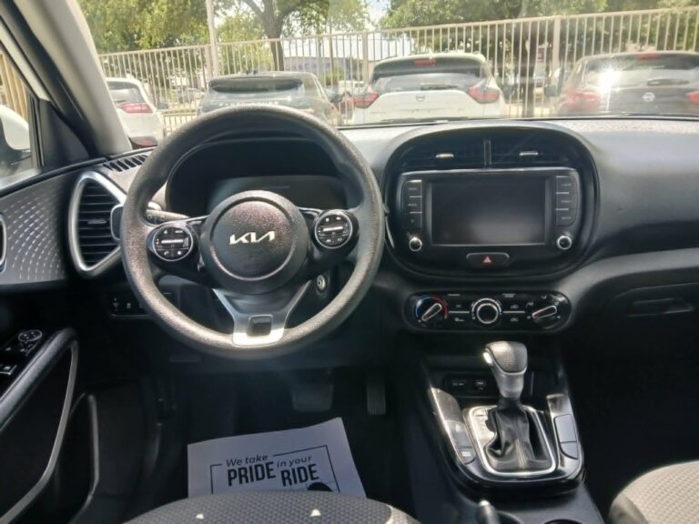 2024 KIA SOUL LX
