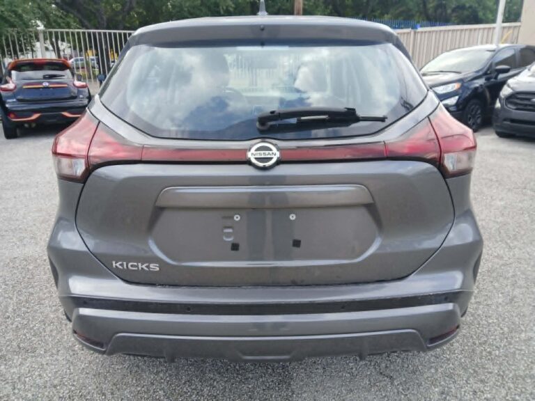 2021 NISSAN KICKS S