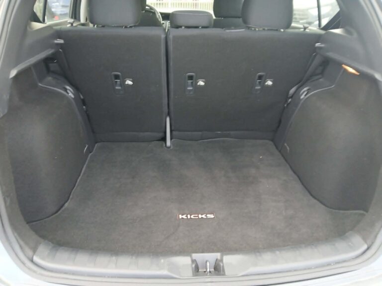 2021 NISSAN KICKS S