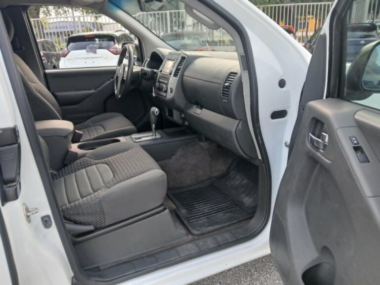 2018 NISSAN FRONTIER SV