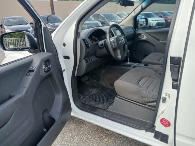 2018 NISSAN FRONTIER SV