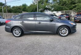 2017 FORD FOCUS SE