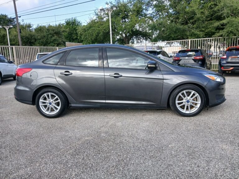 2017 FORD FOCUS SE