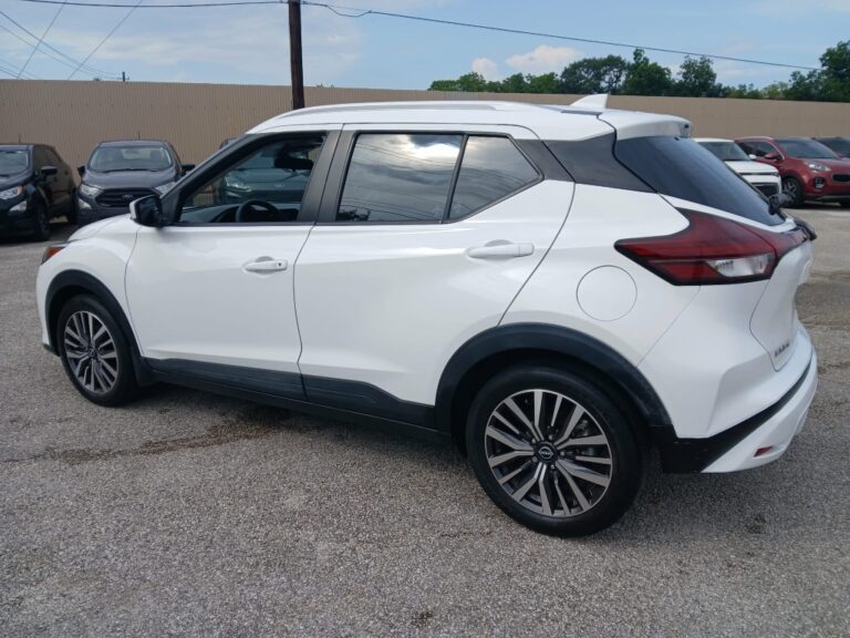 2022 NISSAN KICKS SV