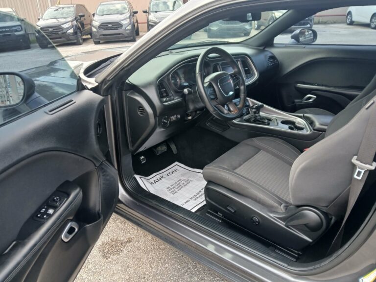 2019 DODGE CHALLENGER SXT