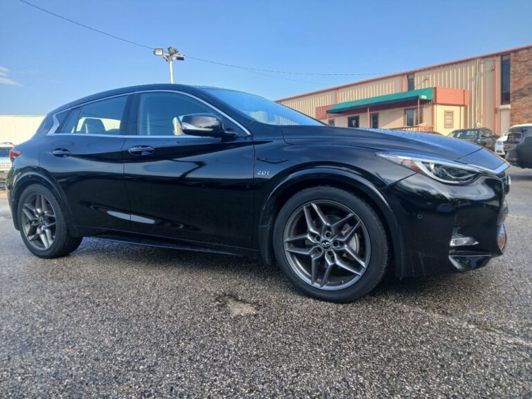 2018 INFINITI QX30 SPORT