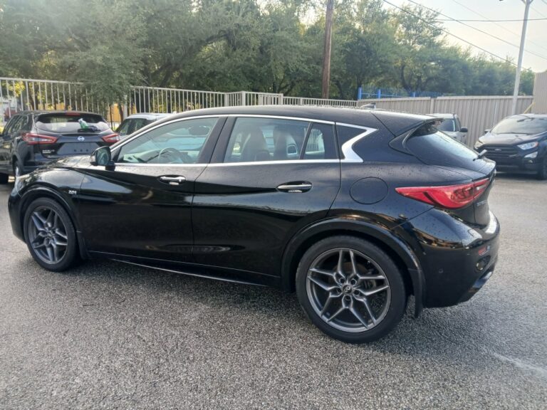 2018 INFINITI QX30 SPORT
