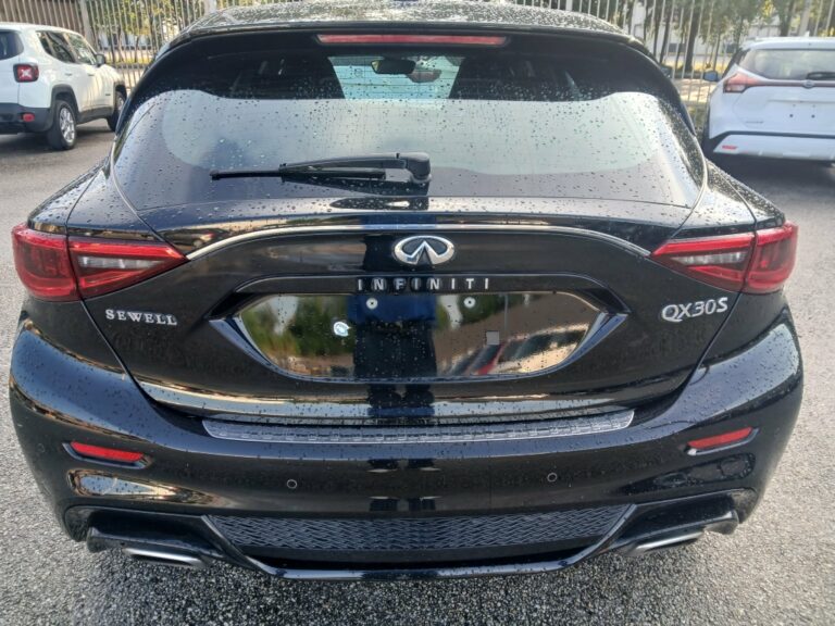 2018 INFINITI QX30 SPORT