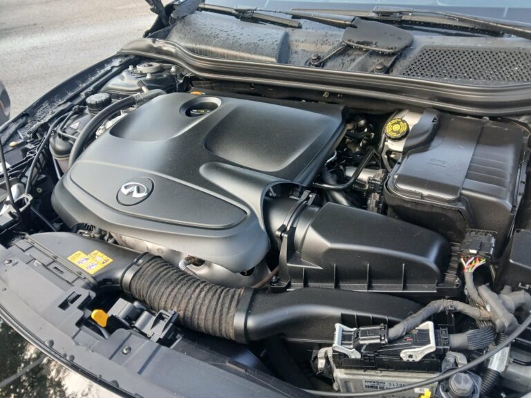 2018 INFINITI QX30 SPORT