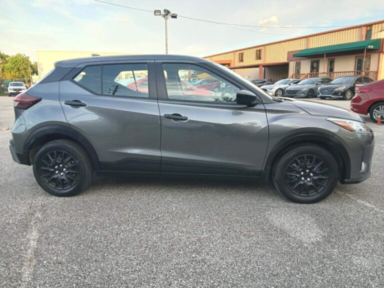 2024 NISSAN KICKS S