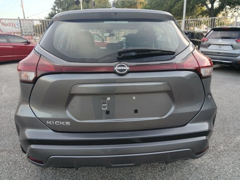 2024 NISSAN KICKS S