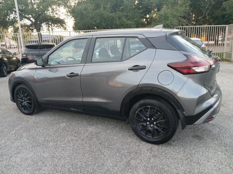 2024 NISSAN KICKS S