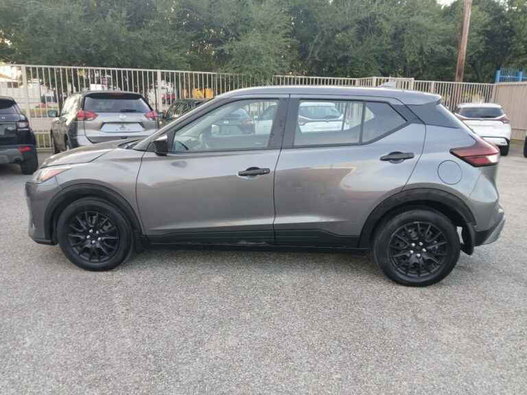 2024 NISSAN KICKS S