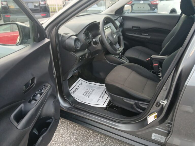 2024 NISSAN KICKS S