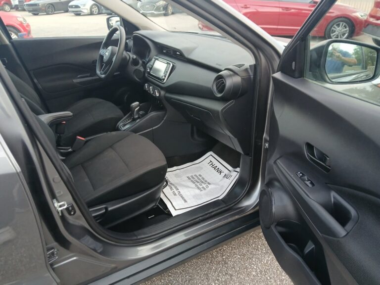 2024 NISSAN KICKS S