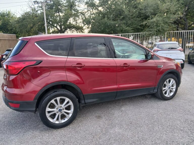 2019 FORD ESCAPE SE