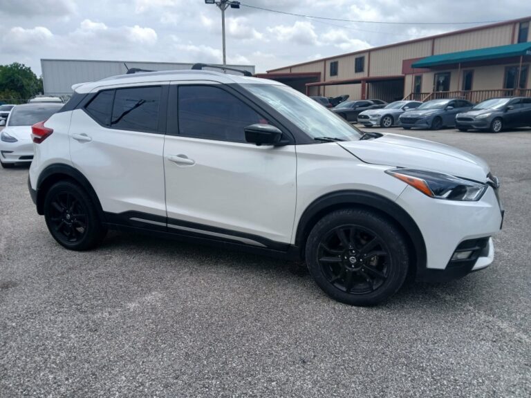 2020 NISSAN KICKS SR
