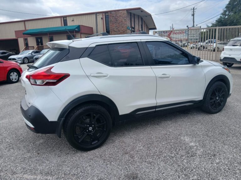 2020 NISSAN KICKS SR