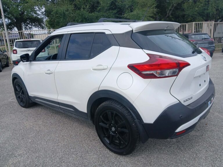 2020 NISSAN KICKS SR