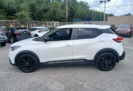 2020 NISSAN KICKS SR