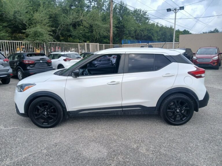 2020 NISSAN KICKS SR