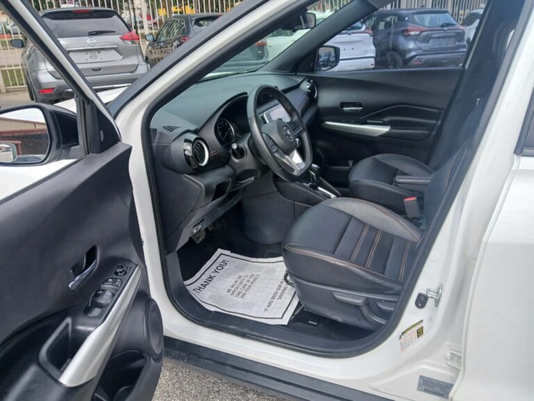 2020 NISSAN KICKS SR