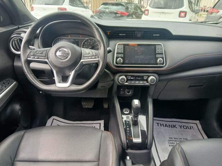 2020 NISSAN KICKS SR