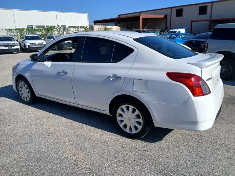 2016 NISSAN VERSA S