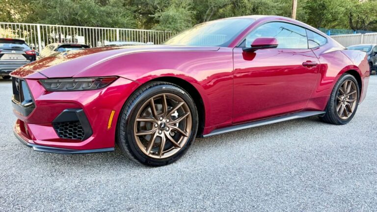 2026 FORD MUSTANG PREMIUM